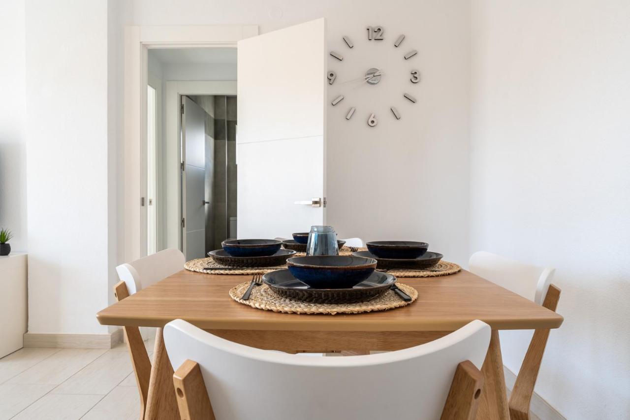 Sea View 2 Bedroom Apartment 2 Min Away From The Beach ตอร์เรโมลิโนส ภายนอก รูปภาพ