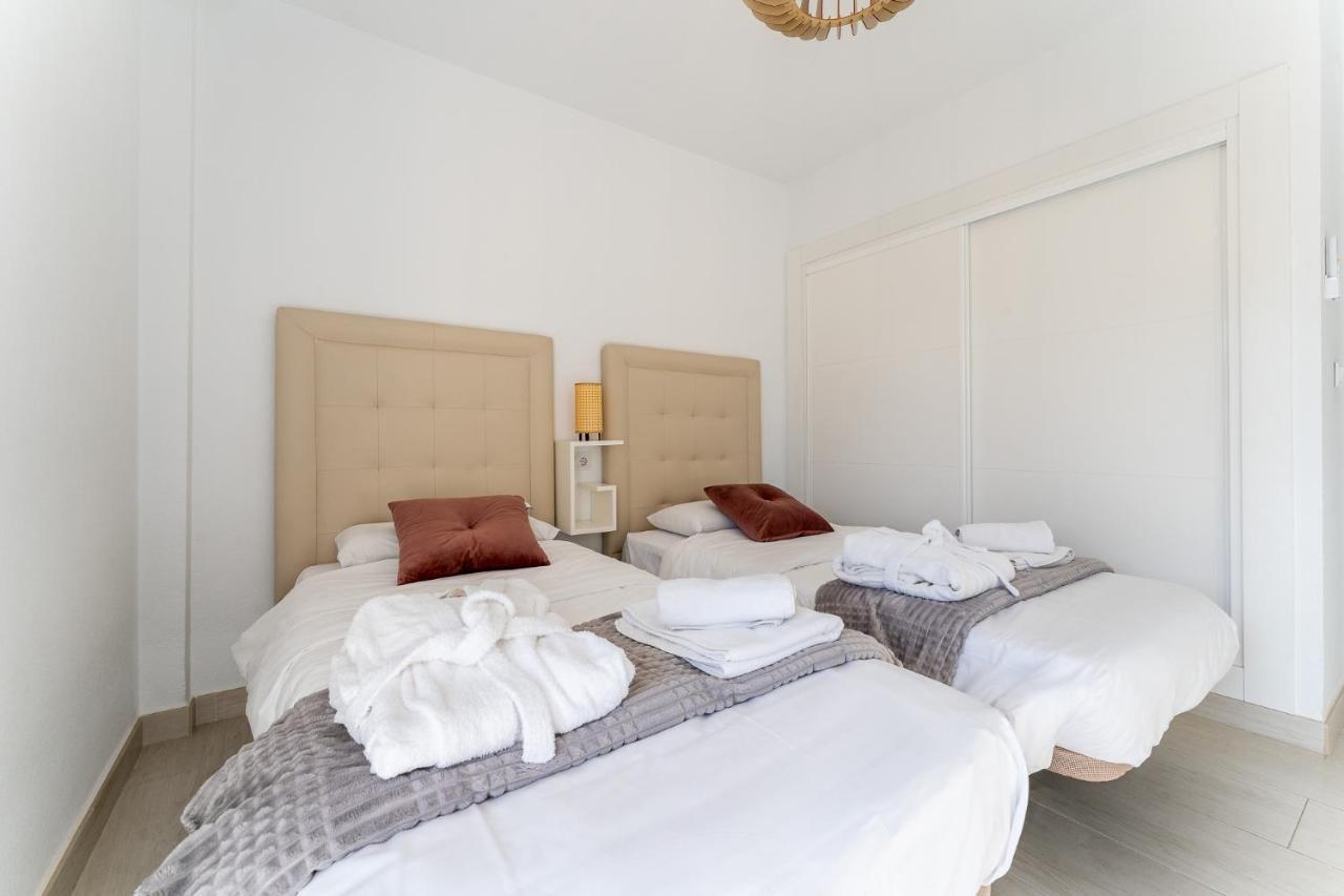 Sea View 2 Bedroom Apartment 2 Min Away From The Beach ตอร์เรโมลิโนส ภายนอก รูปภาพ